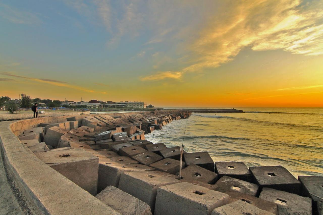 Djo Front One Inn Bengkulu Dış mekan fotoğraf