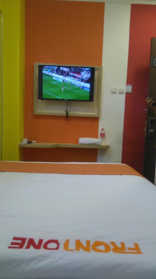 Djo Front One Inn Bengkulu Dış mekan fotoğraf