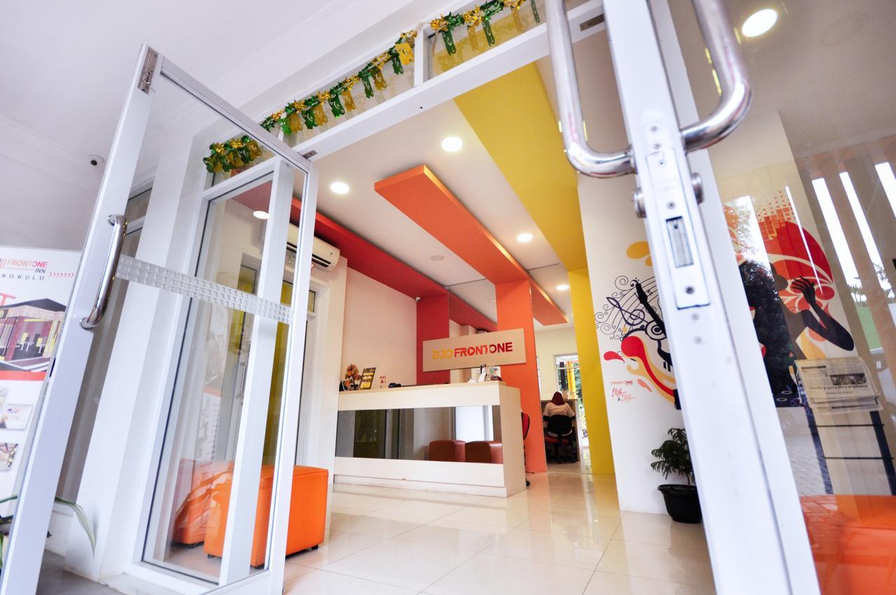 Djo Front One Inn Bengkulu Dış mekan fotoğraf