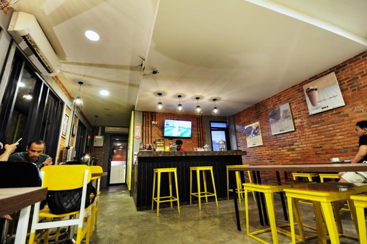 Djo Front One Inn Bengkulu Dış mekan fotoğraf
